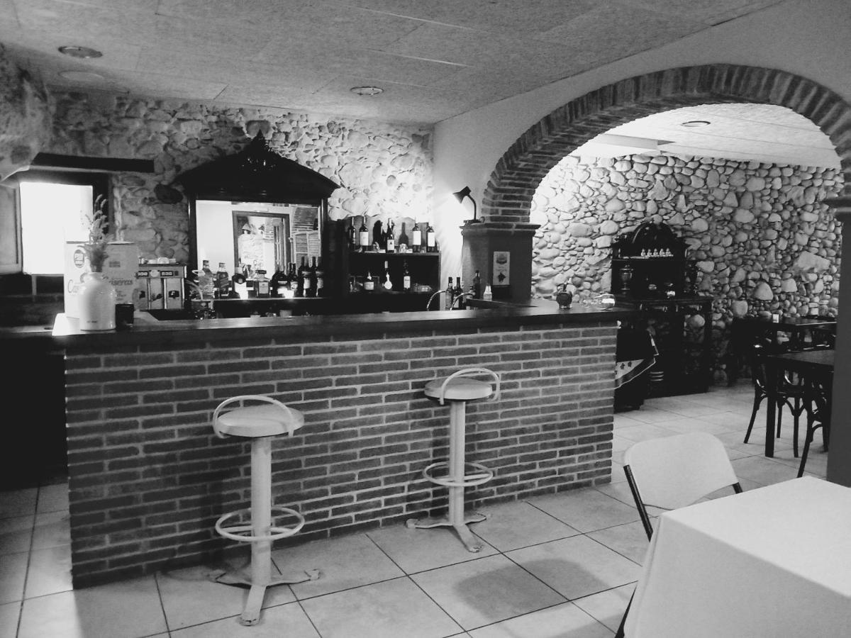 Hotel Pasteral Riu Ter La Cellera de Ter Buitenkant foto